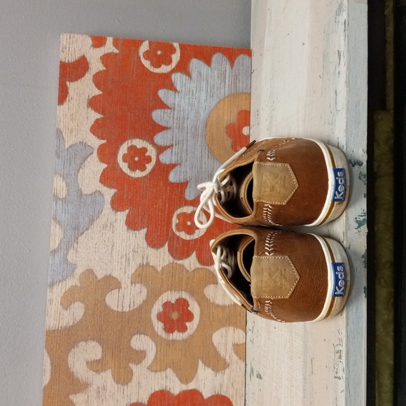 Keds Brown With Cream Colored Stitching - Picture 6 of 12